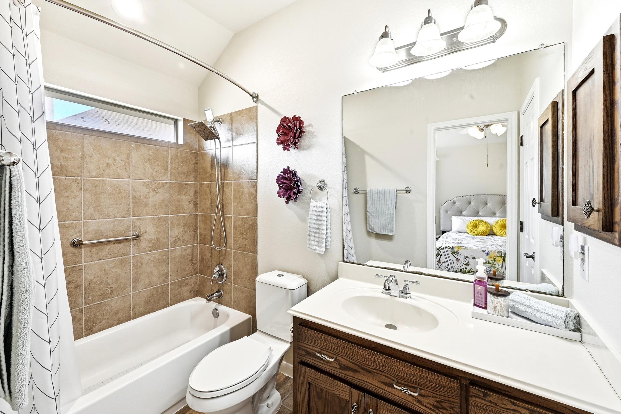 130 Granite Ln, Austin, TX 78737