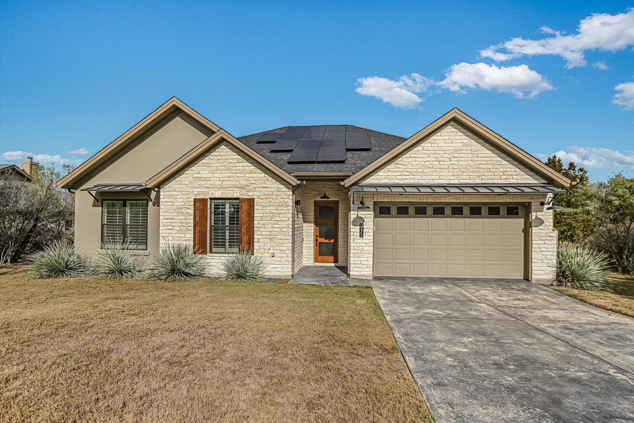 935 Wesley Ridge Dr, Spicewood, TX 78669