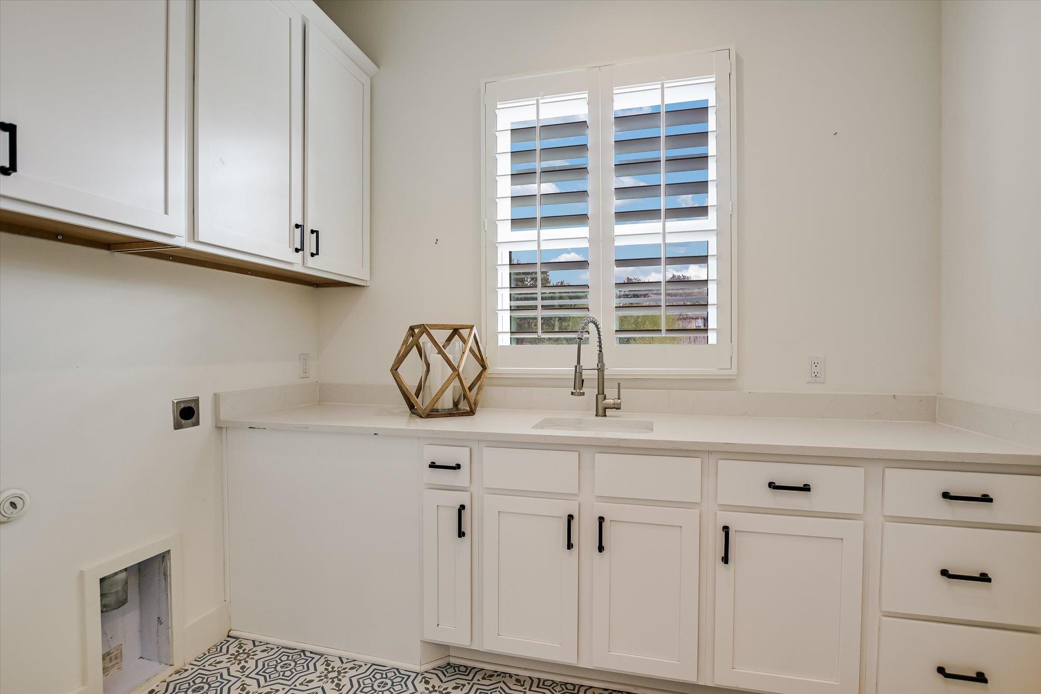 935 Wesley Ridge Dr, Spicewood, TX 78669