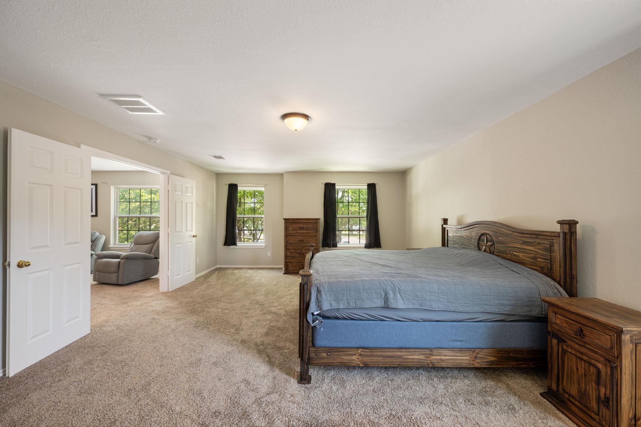 100 Tulip Cv, Kyle, TX 78640
