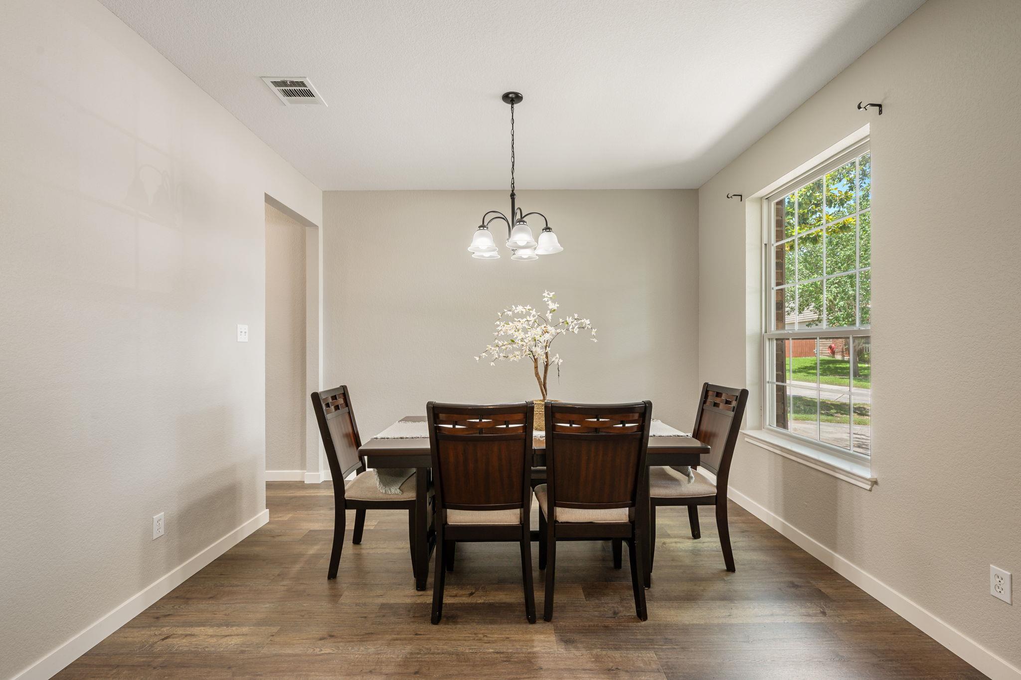 100 Tulip Cv, Kyle, TX 78640
