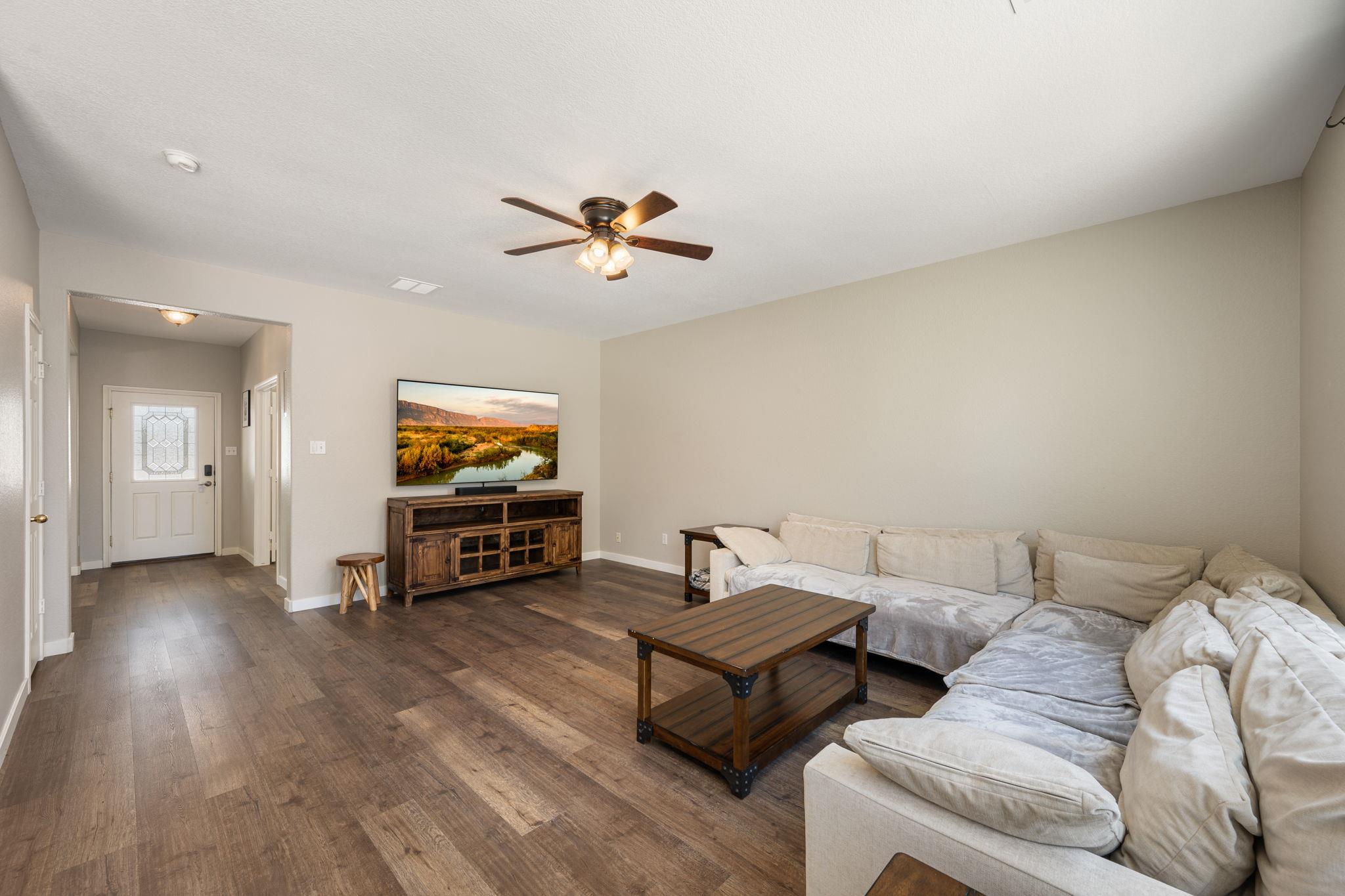 100 Tulip Cv, Kyle, TX 78640