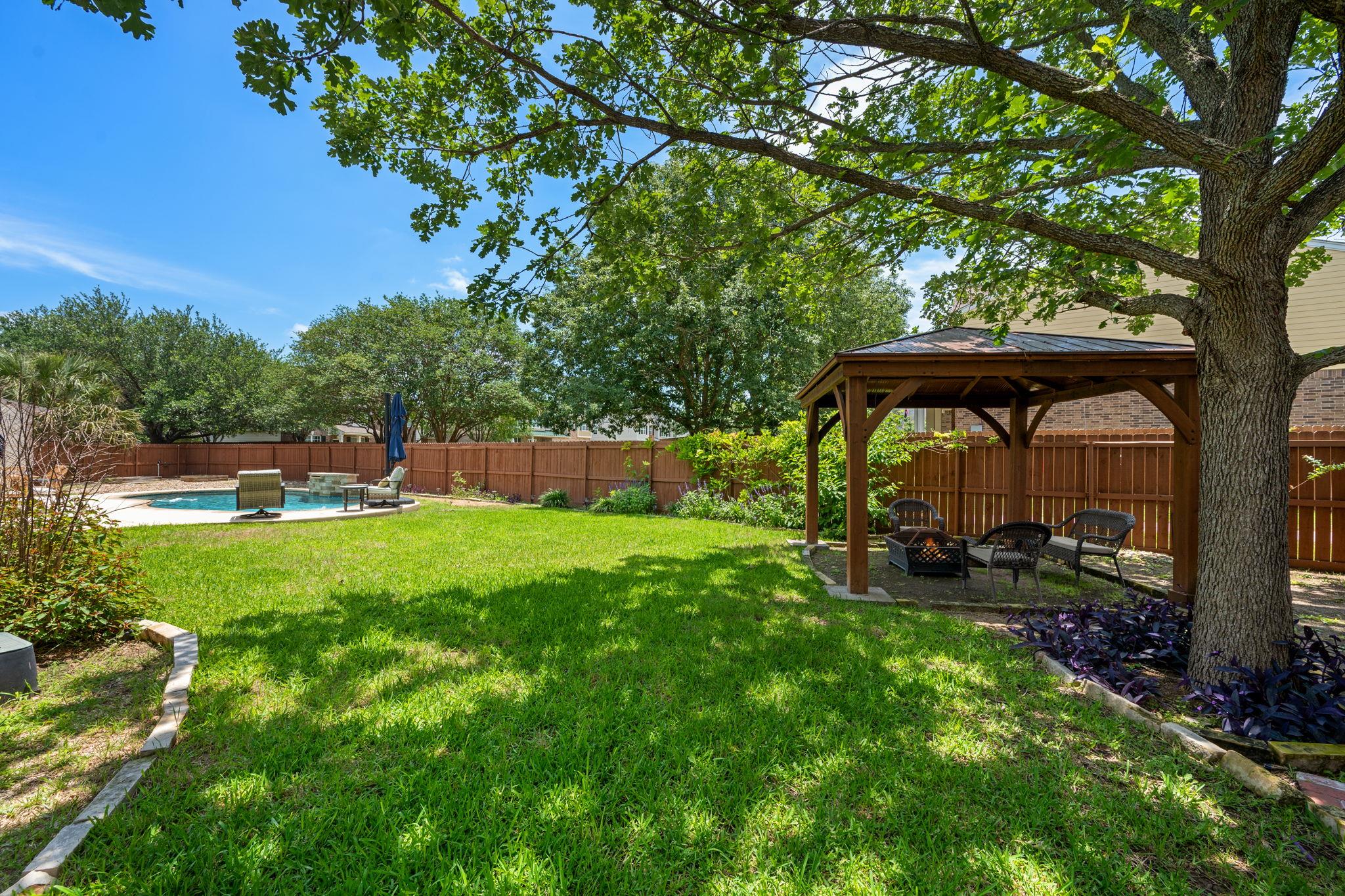 100 Tulip Cv, Kyle, TX 78640