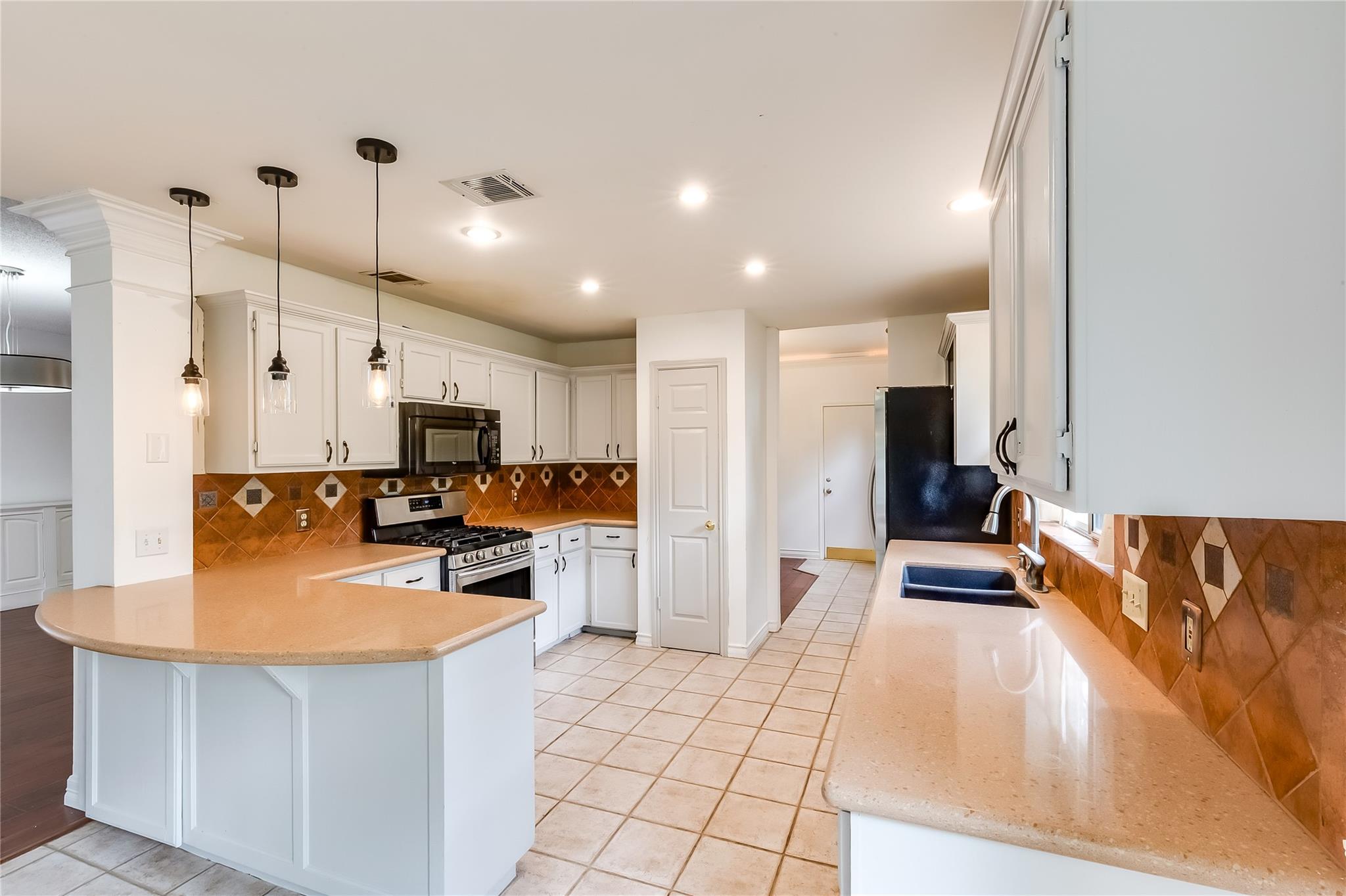 2106 Heather Dr, Cedar Park, TX 78613