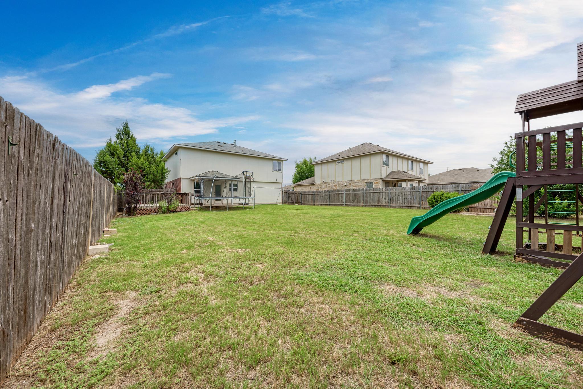 913 Whitley Dr, Leander, TX 78641