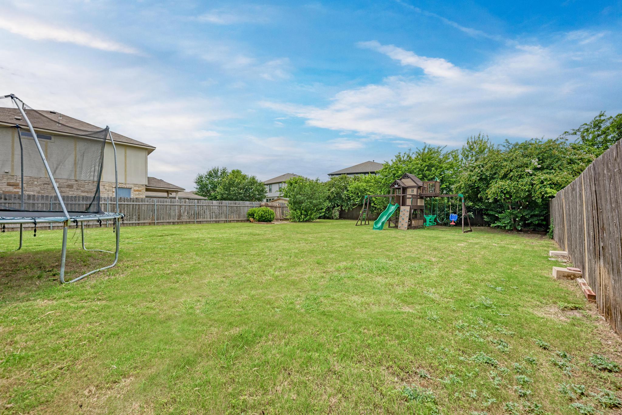 913 Whitley Dr, Leander, TX 78641