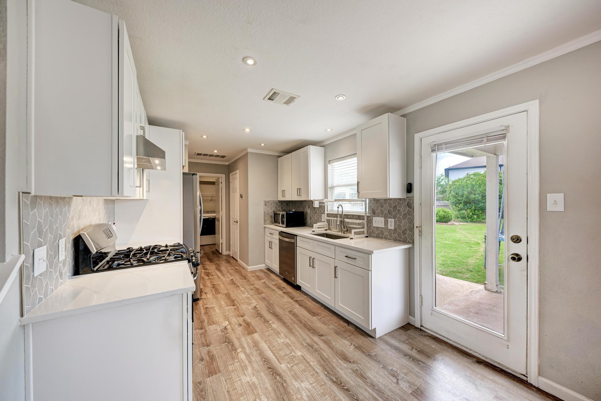 913 Whitley Dr, Leander, TX 78641