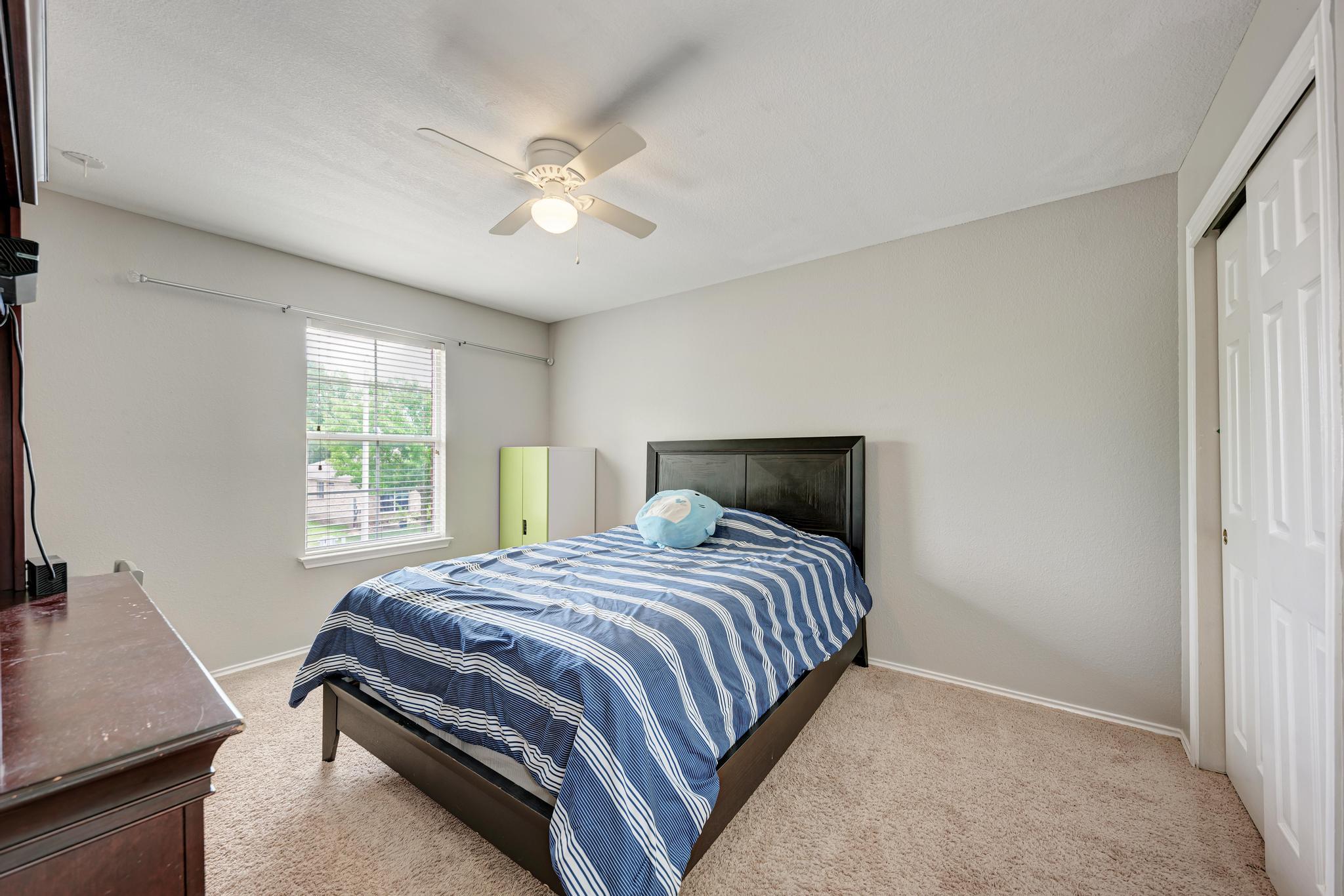 913 Whitley Dr, Leander, TX 78641
