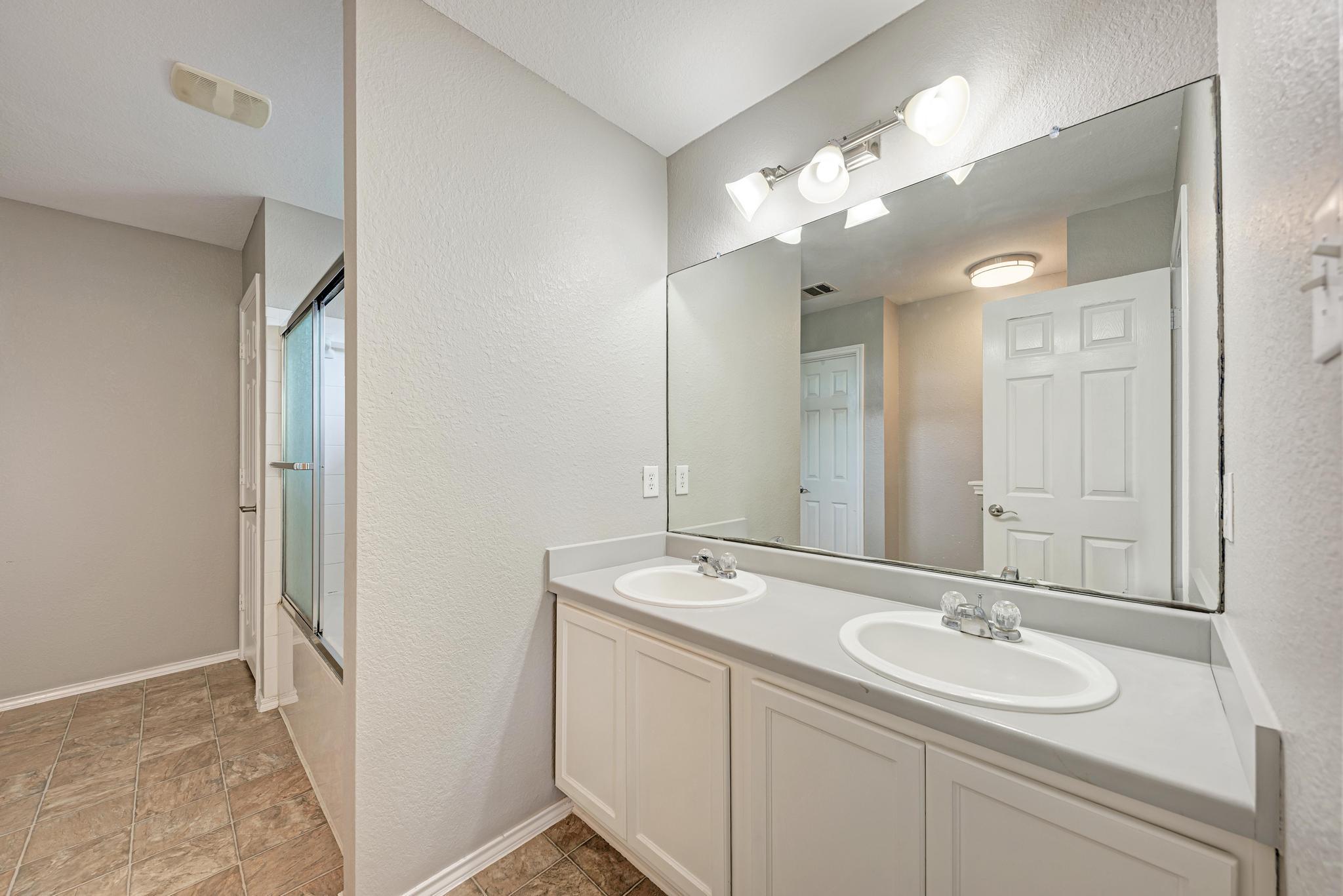 913 Whitley Dr, Leander, TX 78641