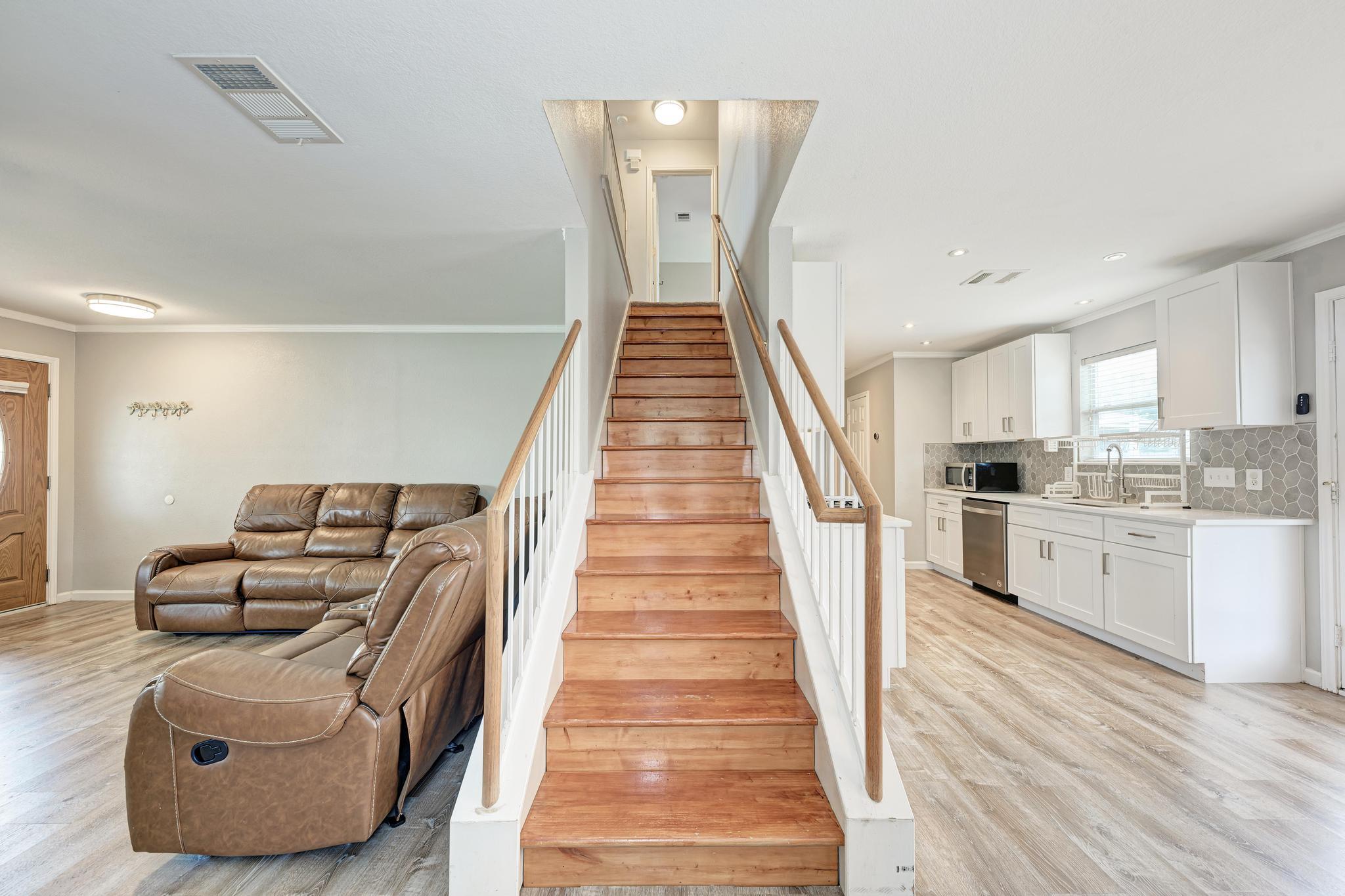 913 Whitley Dr, Leander, TX 78641