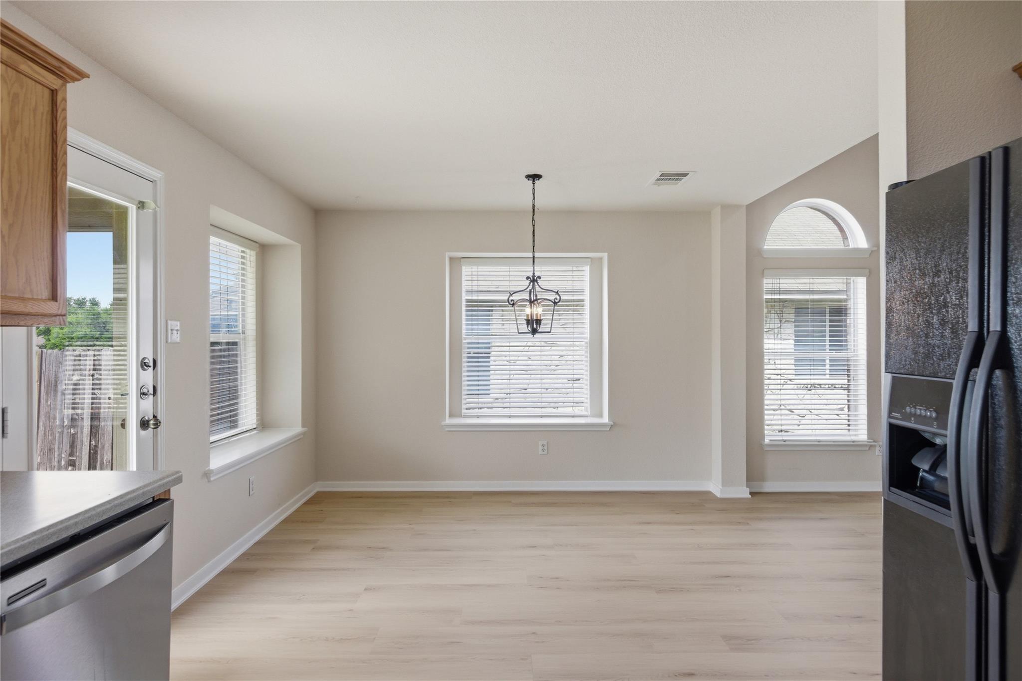 3774 Castle Rock Dr, Round Rock, TX 78681