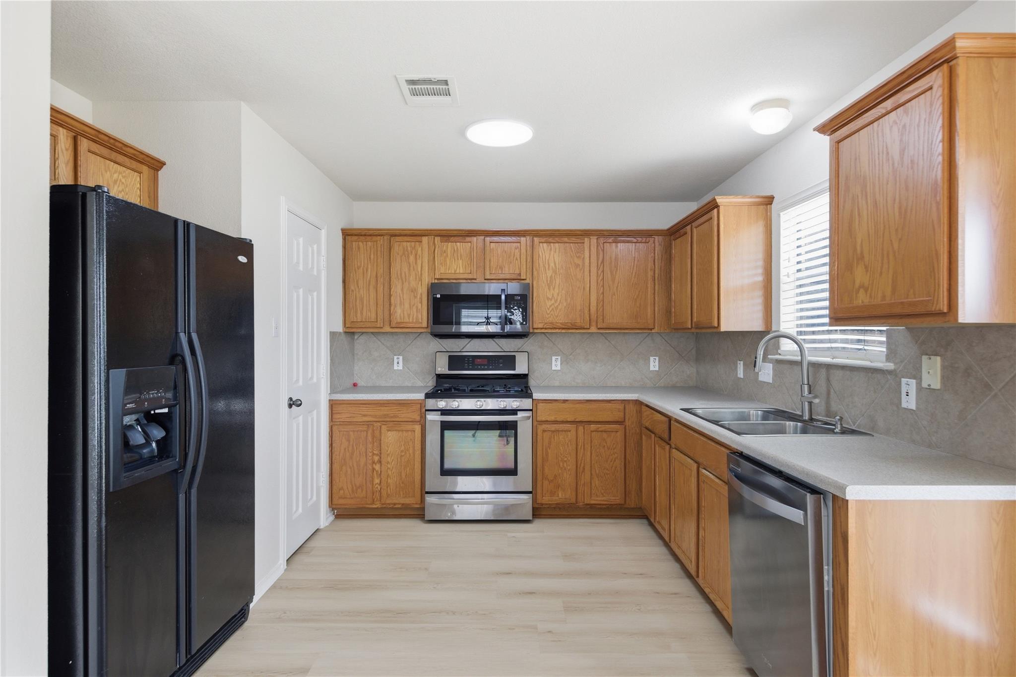 3774 Castle Rock Dr, Round Rock, TX 78681