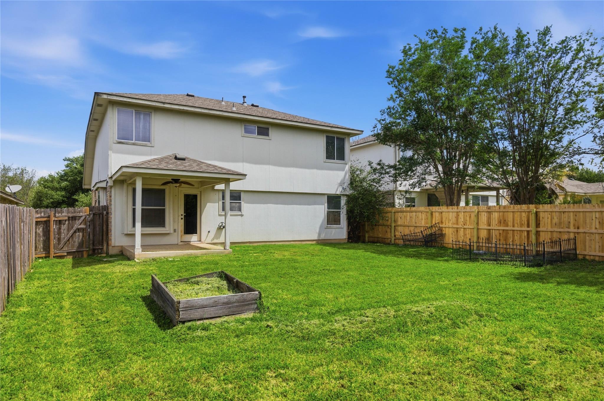 3774 Castle Rock Dr, Round Rock, TX 78681