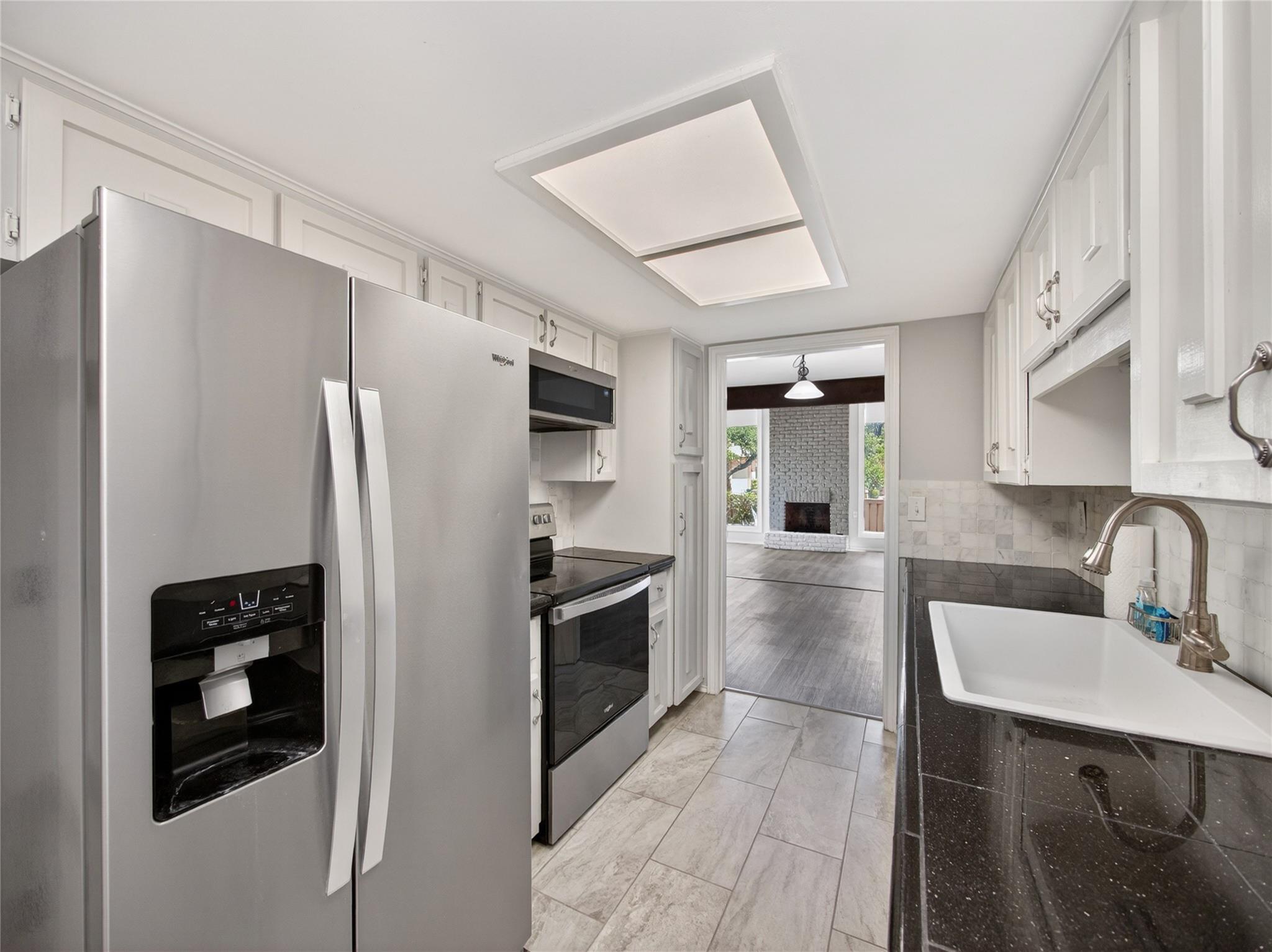 8350 Summerwood Dr, Austin, TX 78759