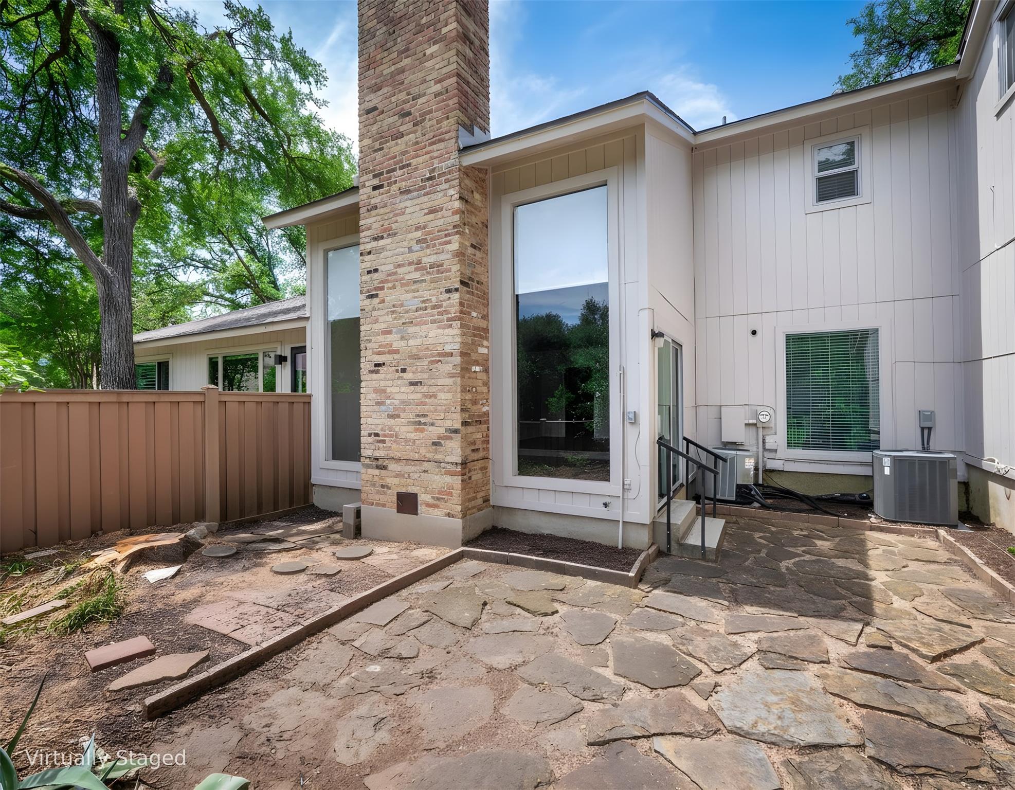 8350 Summerwood Dr, Austin, TX 78759