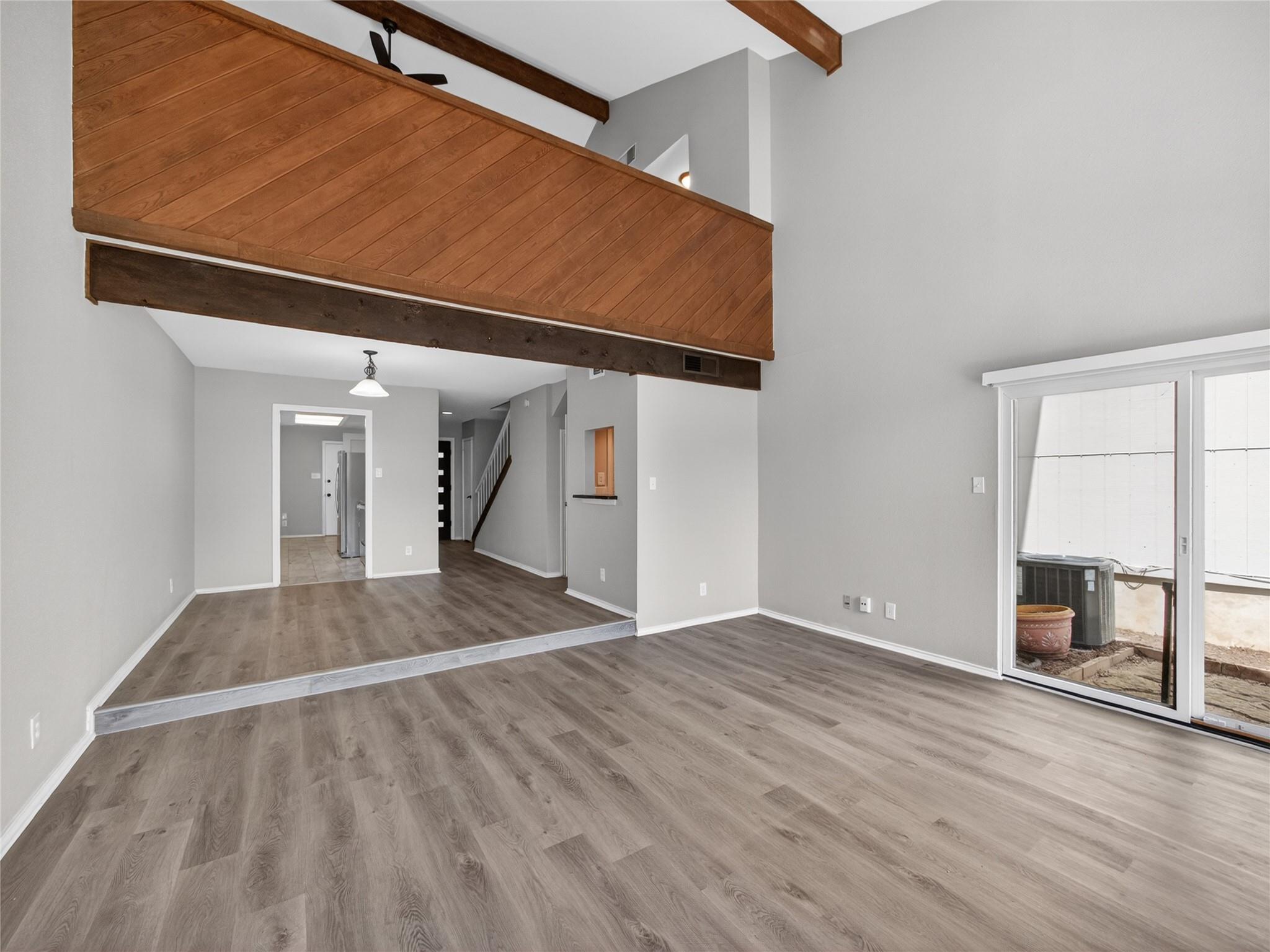 8350 Summerwood Dr, Austin, TX 78759