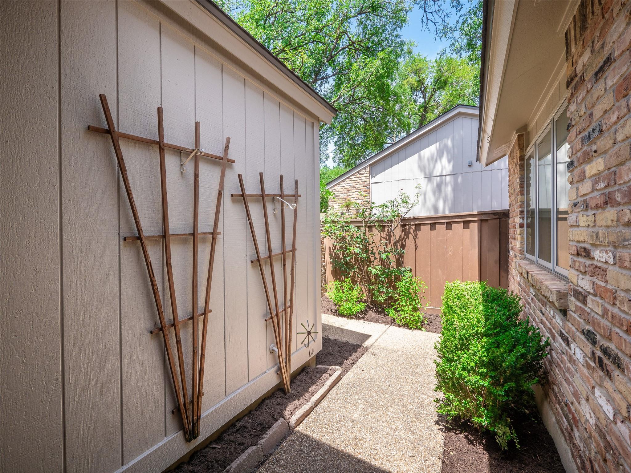 8350 Summerwood Dr, Austin, TX 78759