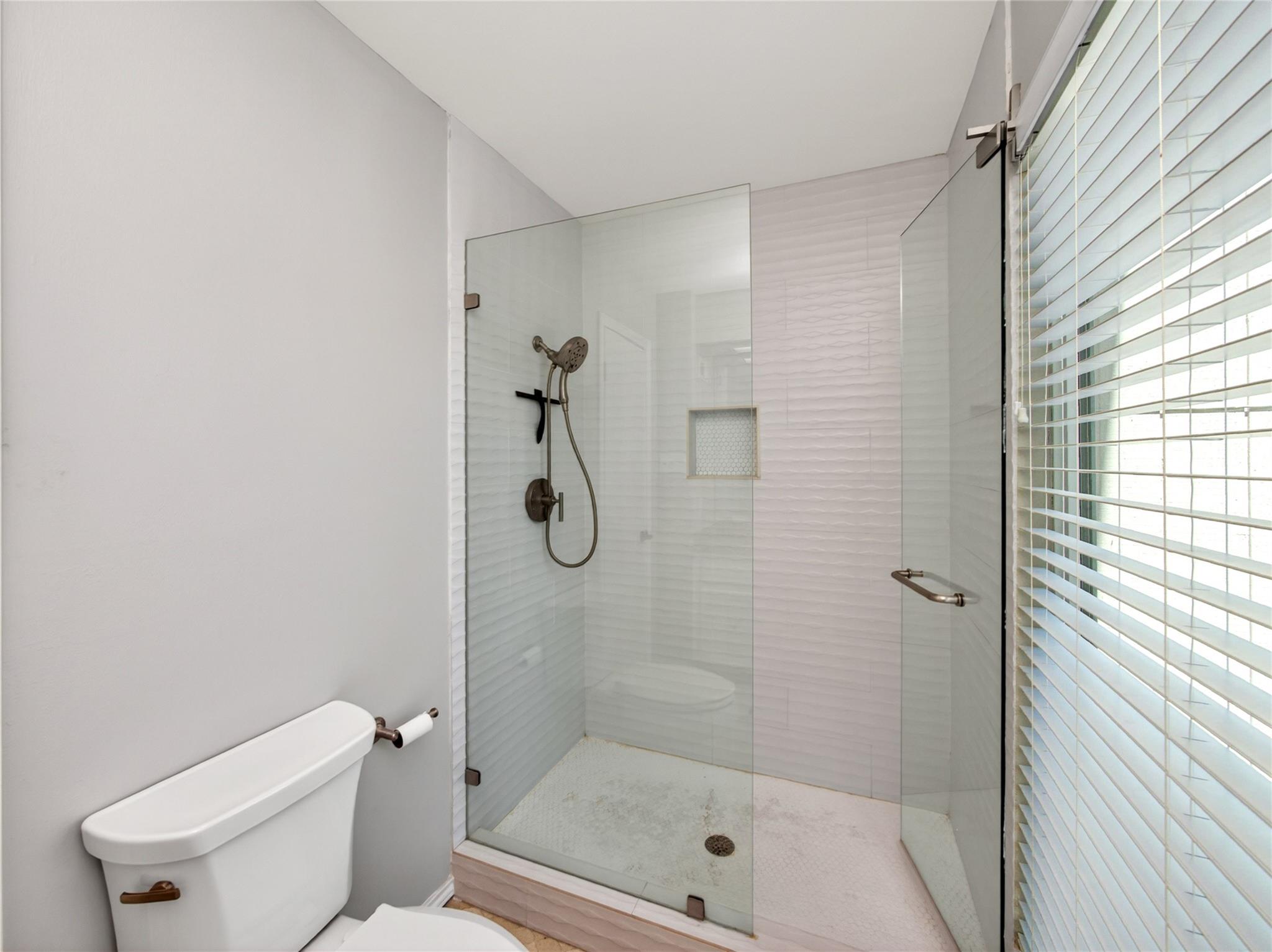8350 Summerwood Dr, Austin, TX 78759
