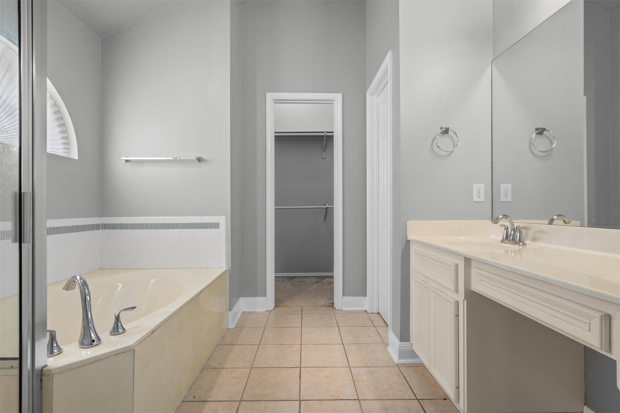 1114 Briargate Dr, Austin, TX 78753