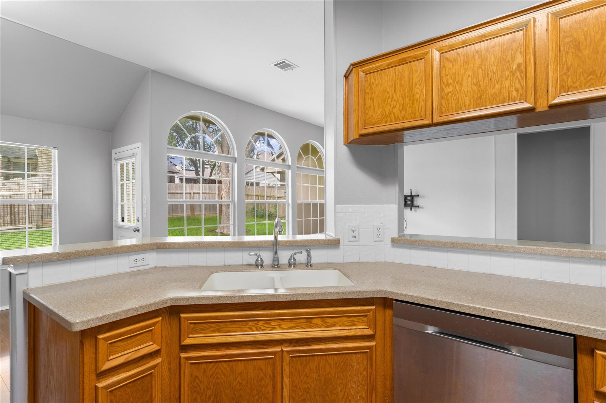 1114 Briargate Dr, Austin, TX 78753