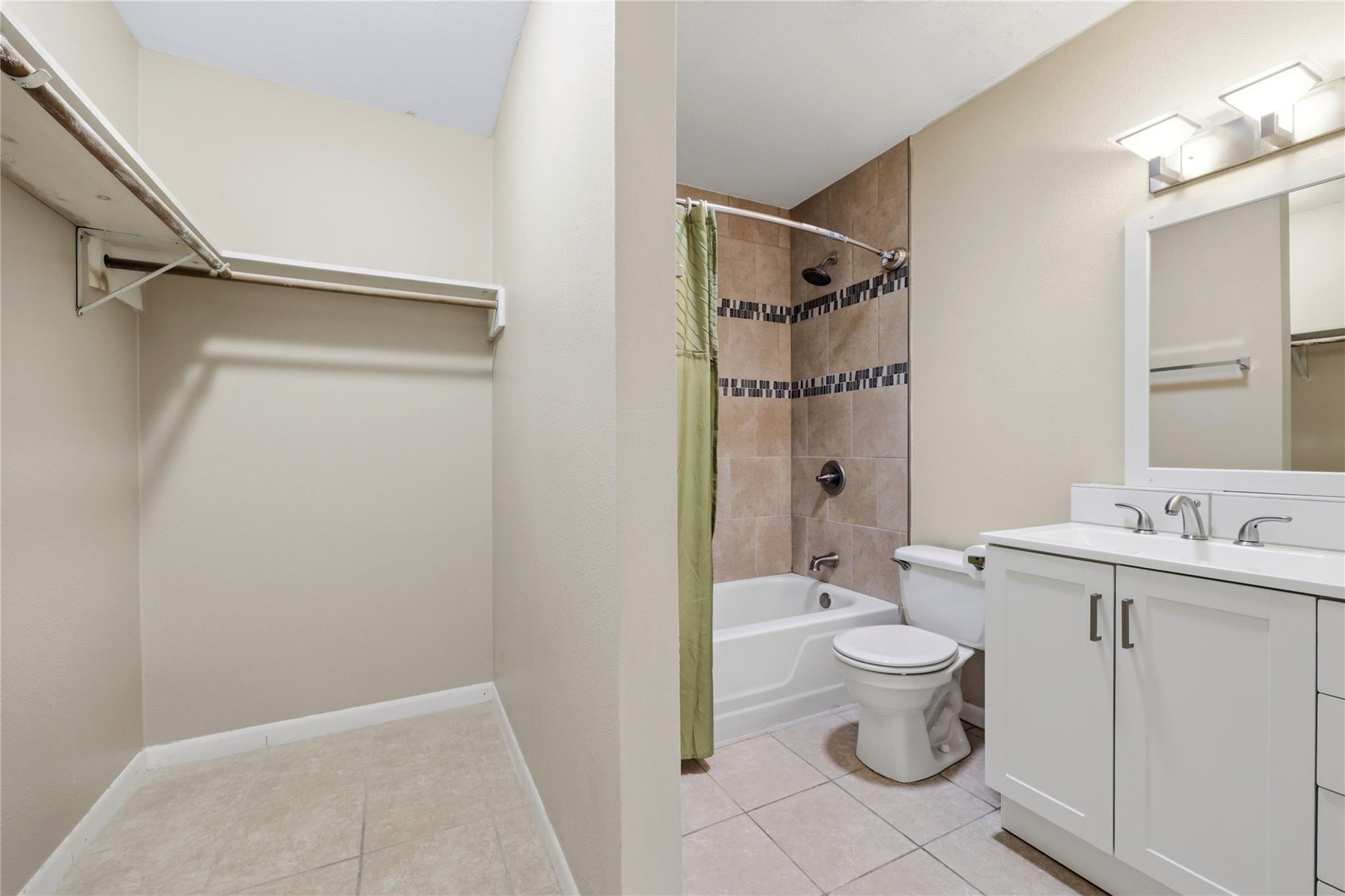 400 W 35th St # 201, Austin, TX 78705