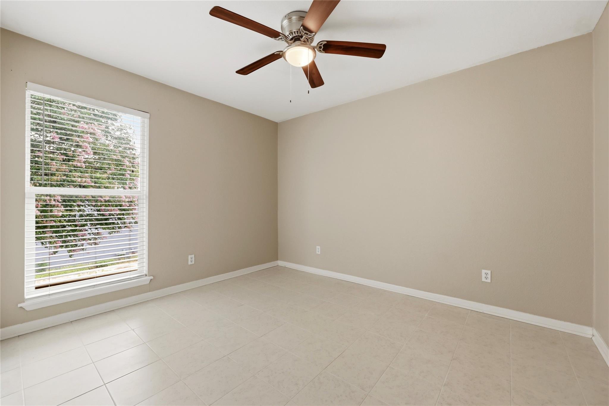 400 W 35th St # 201, Austin, TX 78705