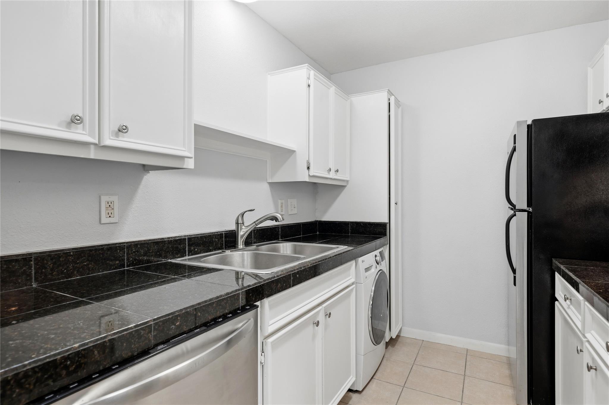 400 W 35th St # 201, Austin, TX 78705