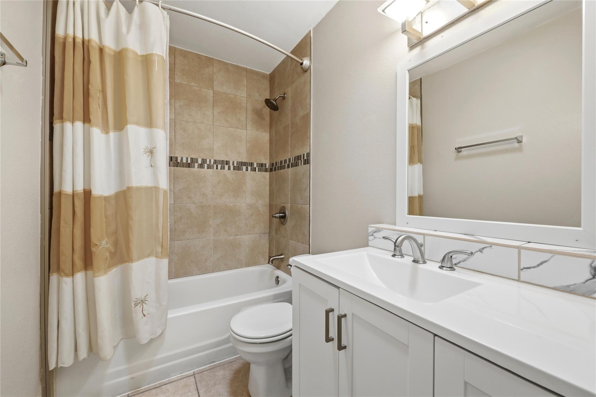 400 W 35th St # 201, Austin, TX 78705