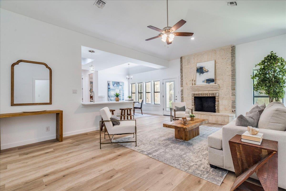 2132 Northcrest Dr, New Braunfels, TX 78130