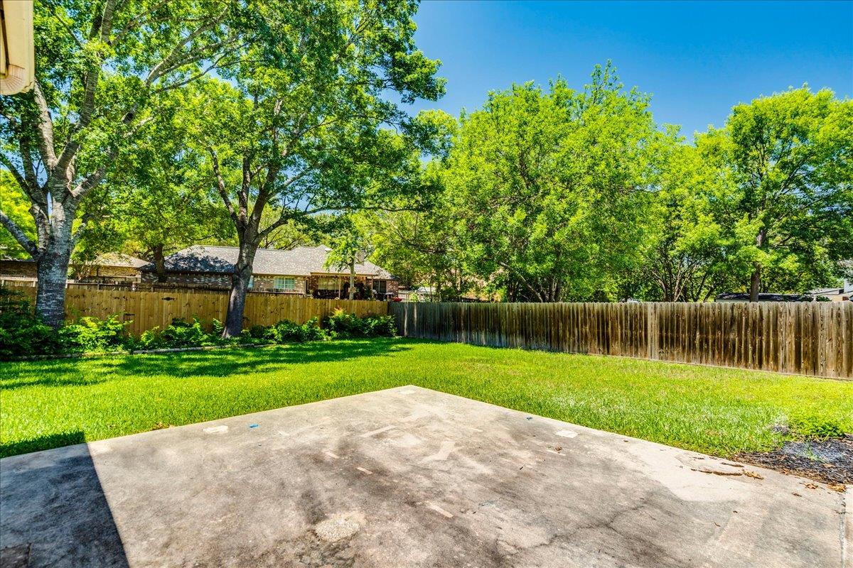 2132 Northcrest Dr, New Braunfels, TX 78130