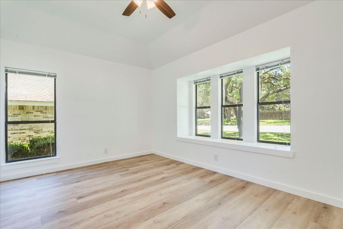 2132 Northcrest Dr, New Braunfels, TX 78130