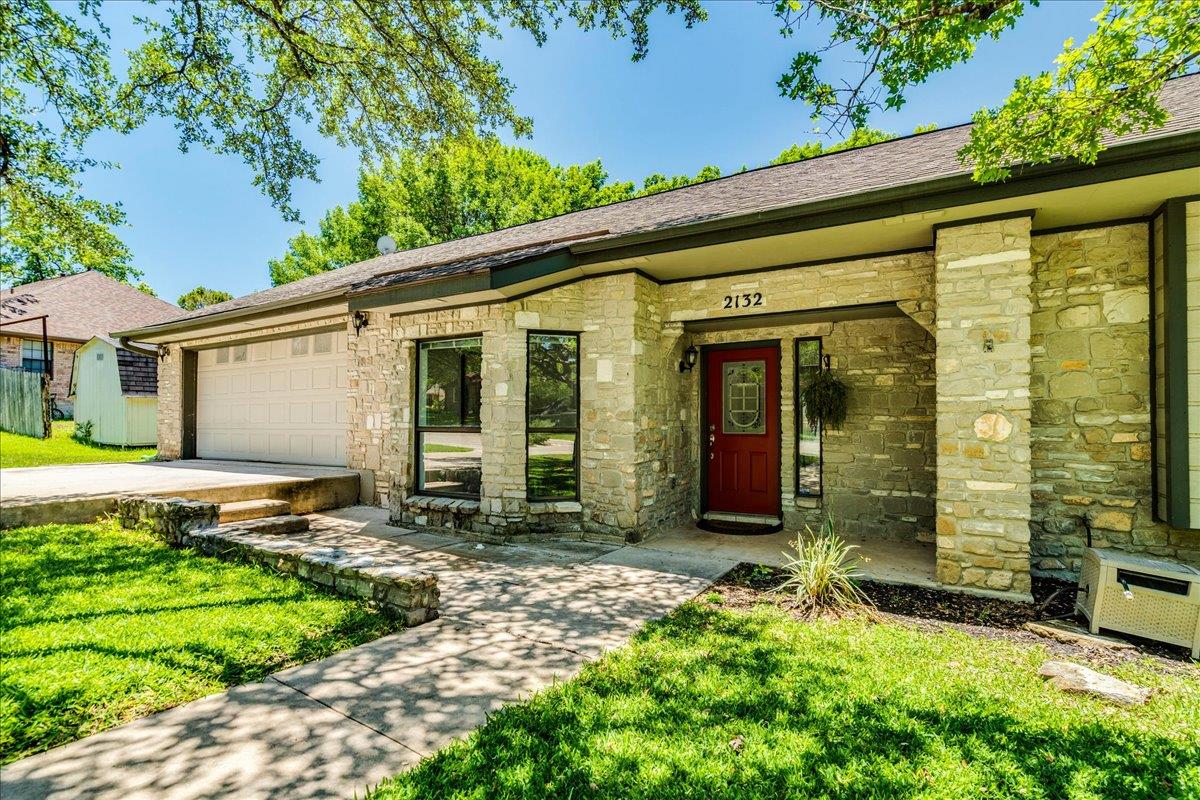 2132 Northcrest Dr, New Braunfels, TX 78130