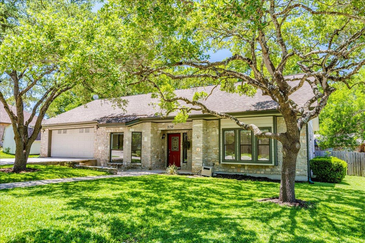 2132 Northcrest Dr, New Braunfels, TX 78130