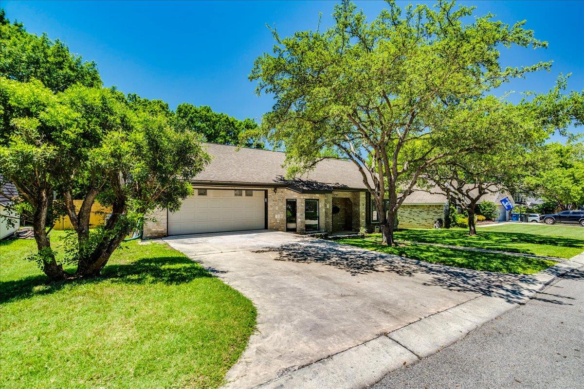2132 Northcrest Dr, New Braunfels, TX 78130