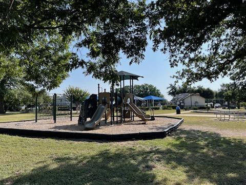 302 Golden Gate Dr, Leander, TX 78641