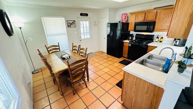 302 Golden Gate Dr, Leander, TX 78641