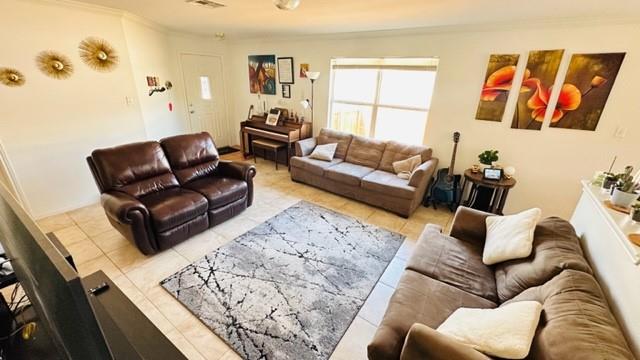 302 Golden Gate Dr, Leander, TX 78641