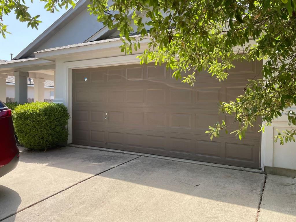 302 Golden Gate Dr, Leander, TX 78641