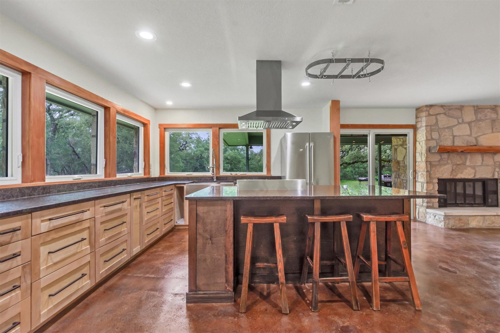700 Billie Brooks Ln, Driftwood, TX 78619