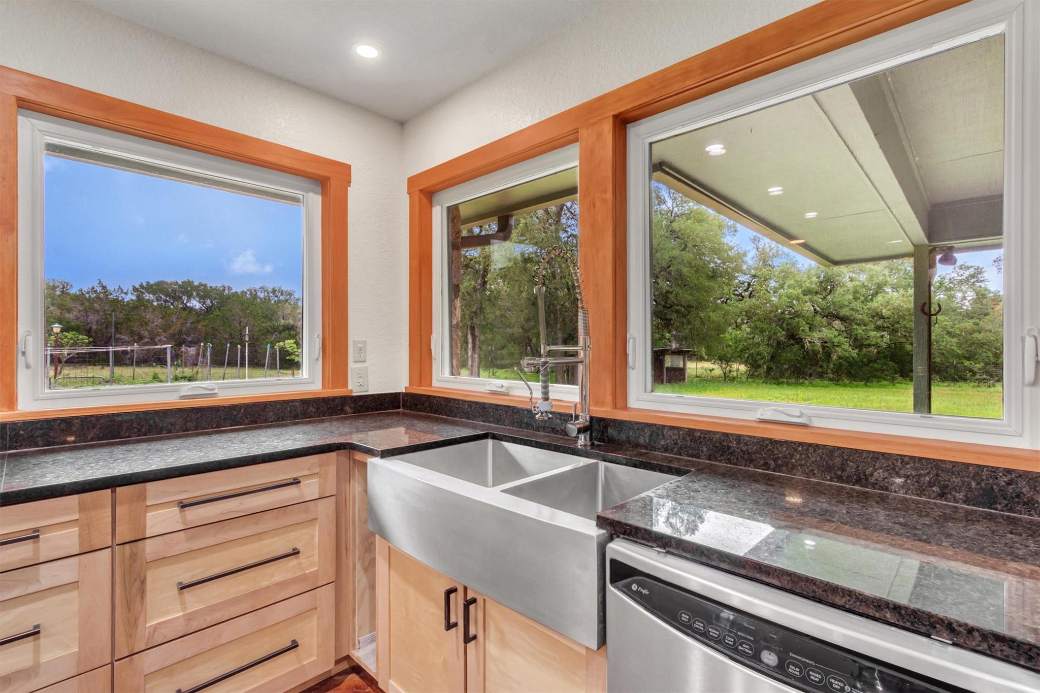700 Billie Brooks Ln, Driftwood, TX 78619