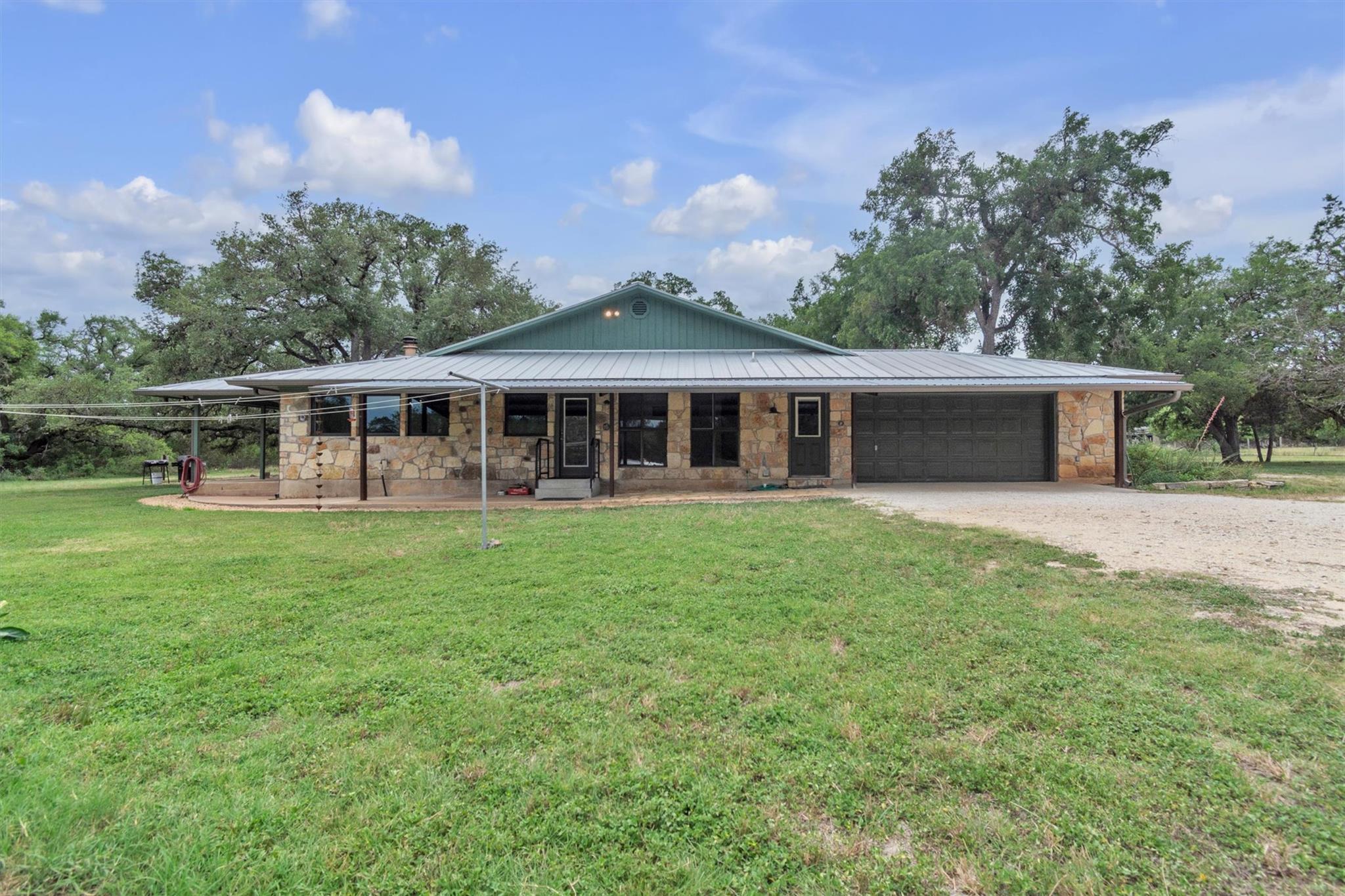 700 Billie Brooks Ln, Driftwood, TX 78619