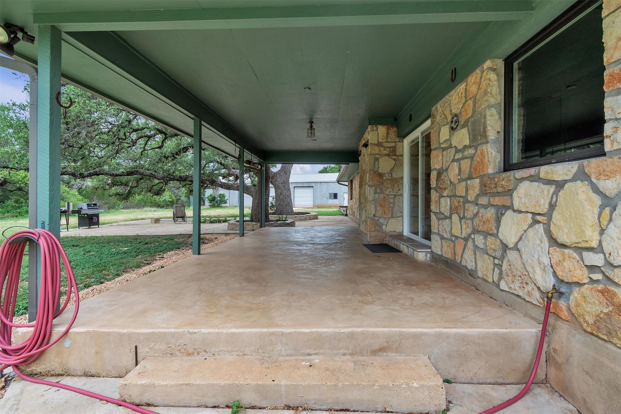 700 Billie Brooks Ln, Driftwood, TX 78619