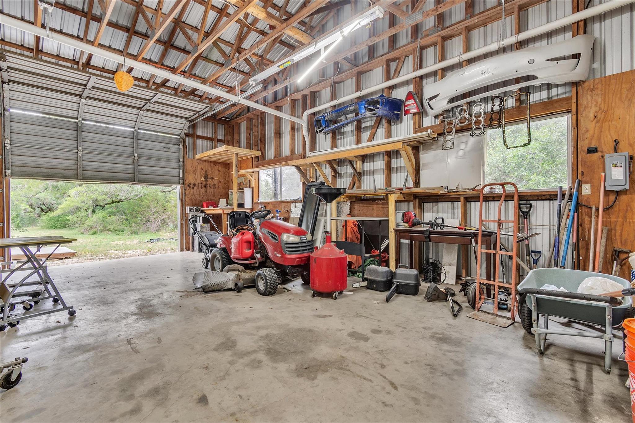 700 Billie Brooks Ln, Driftwood, TX 78619