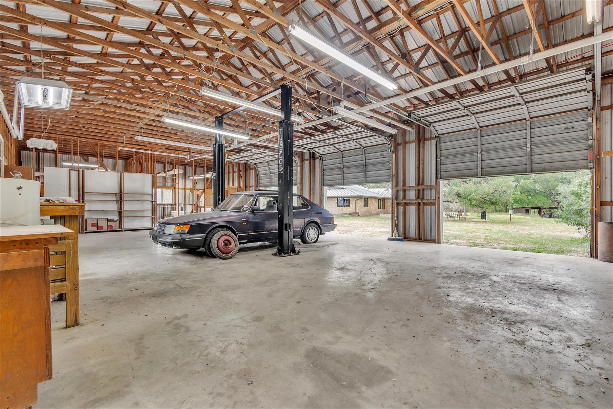700 Billie Brooks Ln, Driftwood, TX 78619