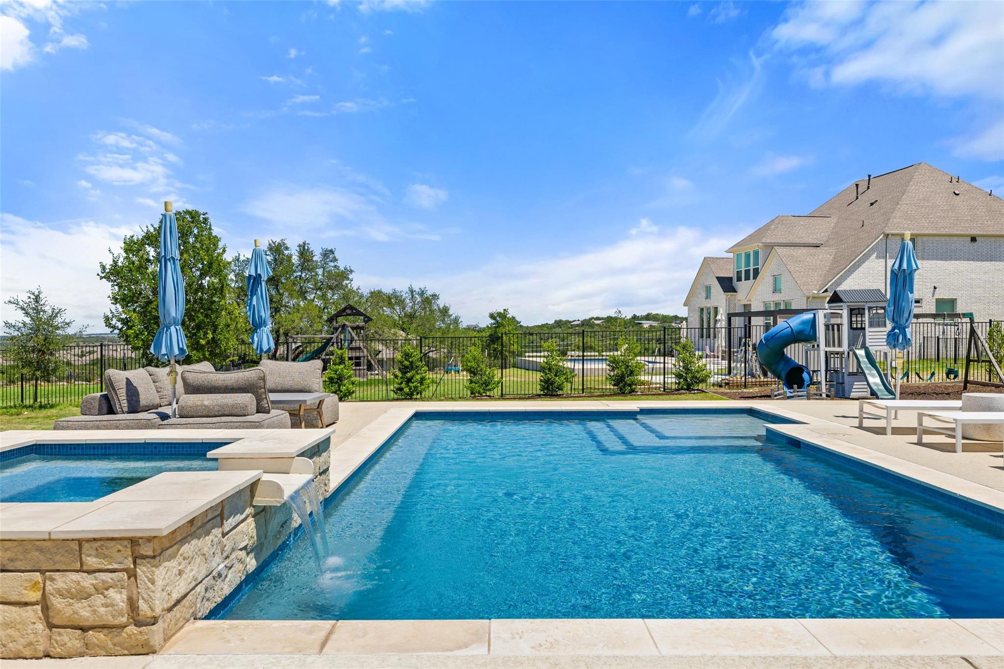 324 Cortaro Dr, Dripping Springs, TX 78620