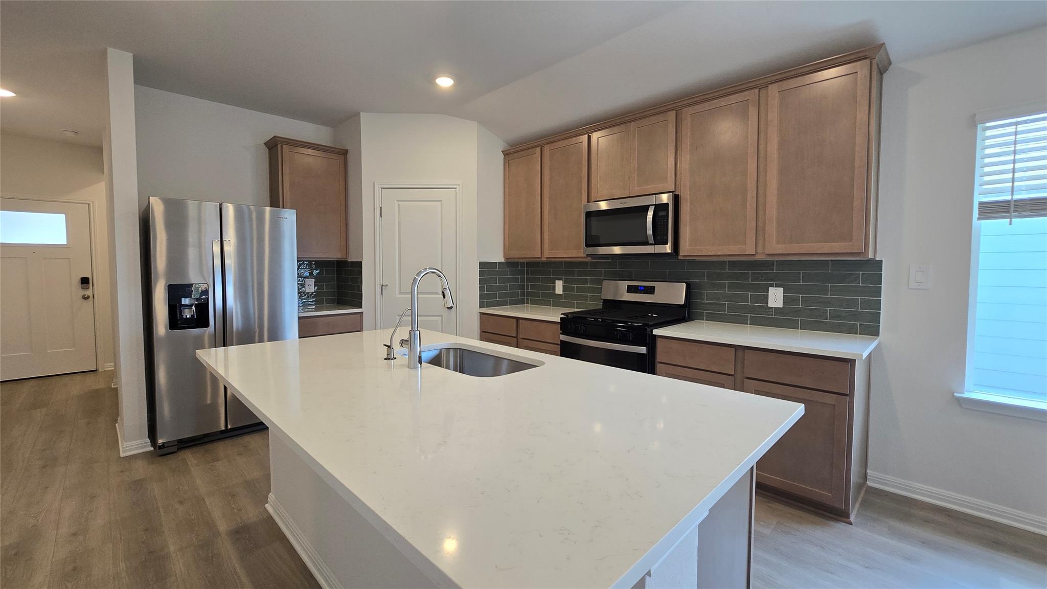 122 Holmby Dr, Hutto, TX 78634