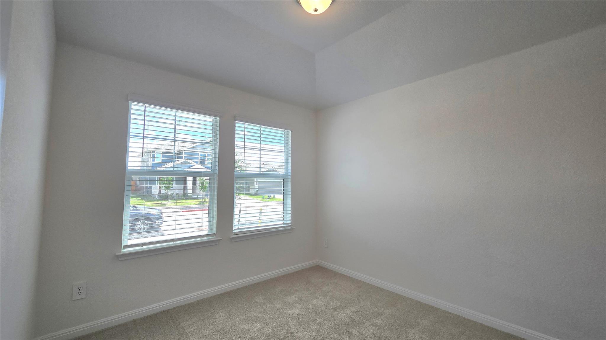 122 Holmby Dr, Hutto, TX 78634