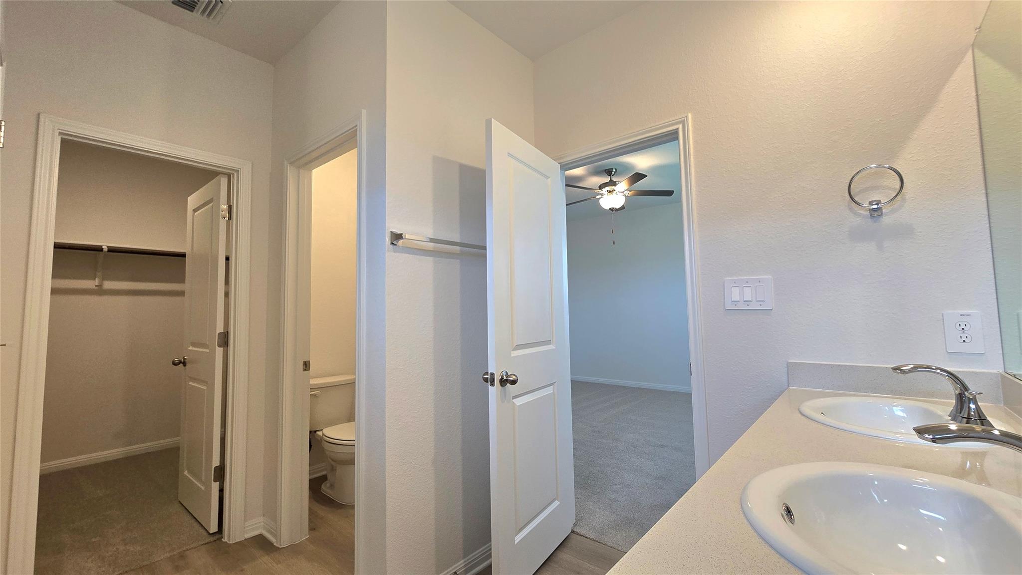 122 Holmby Dr, Hutto, TX 78634