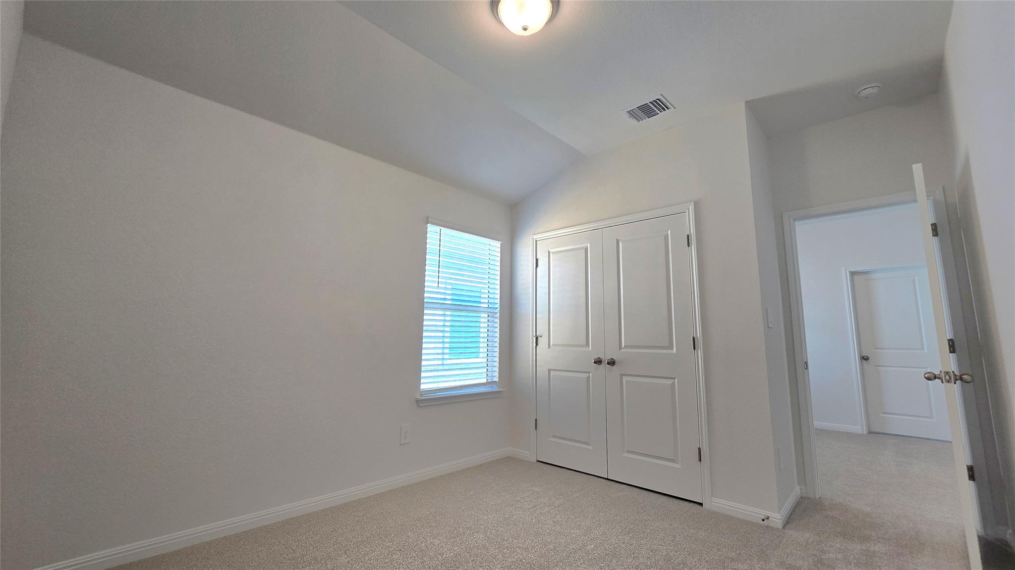 122 Holmby Dr, Hutto, TX 78634