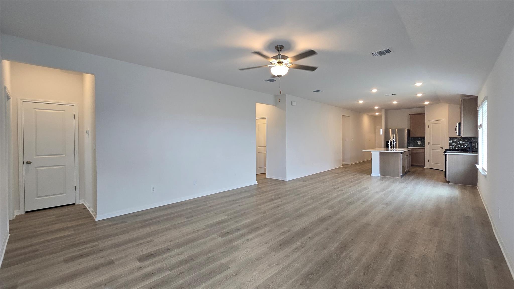 122 Holmby Dr, Hutto, TX 78634